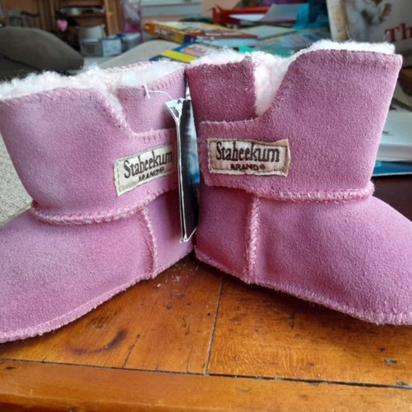 Sheep Shearing Booties Infant Large Pink - Picture 2 of 10